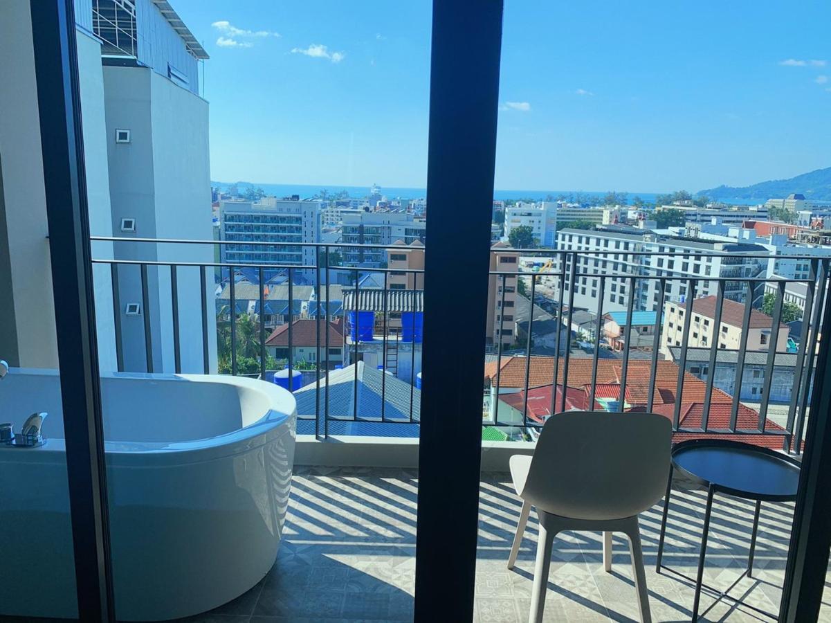 Sky Wave Patong Hotel Bagian luar foto